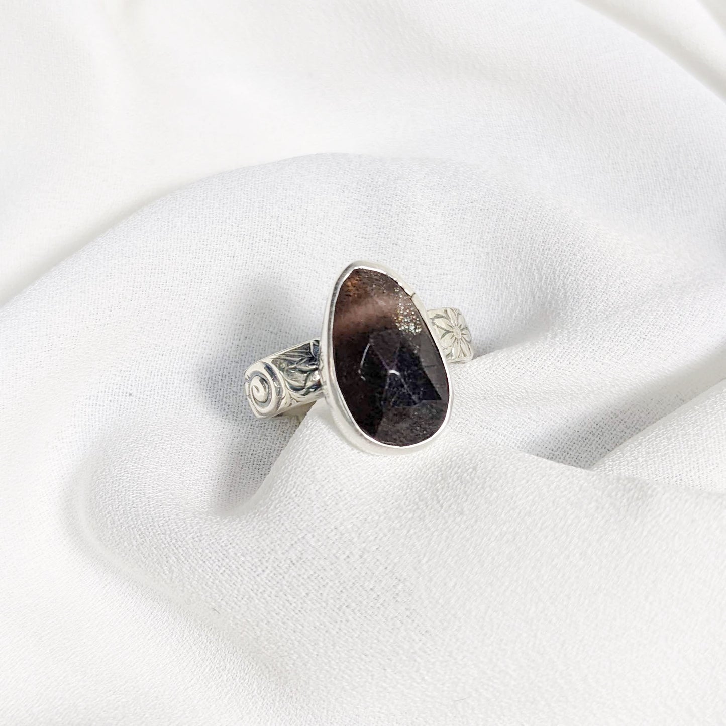 Anillo 'Moonstone' Chocolate | Plata| Purple Snap Jewelers